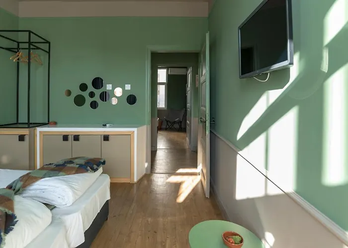 Beautiful Best Location Apartment Green Mouse